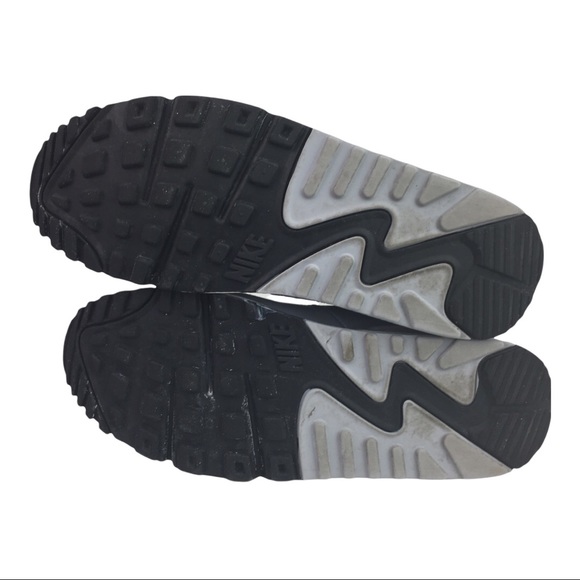 Nike Air Max 90 Essential Running Sneakers - Picture 10 of 11